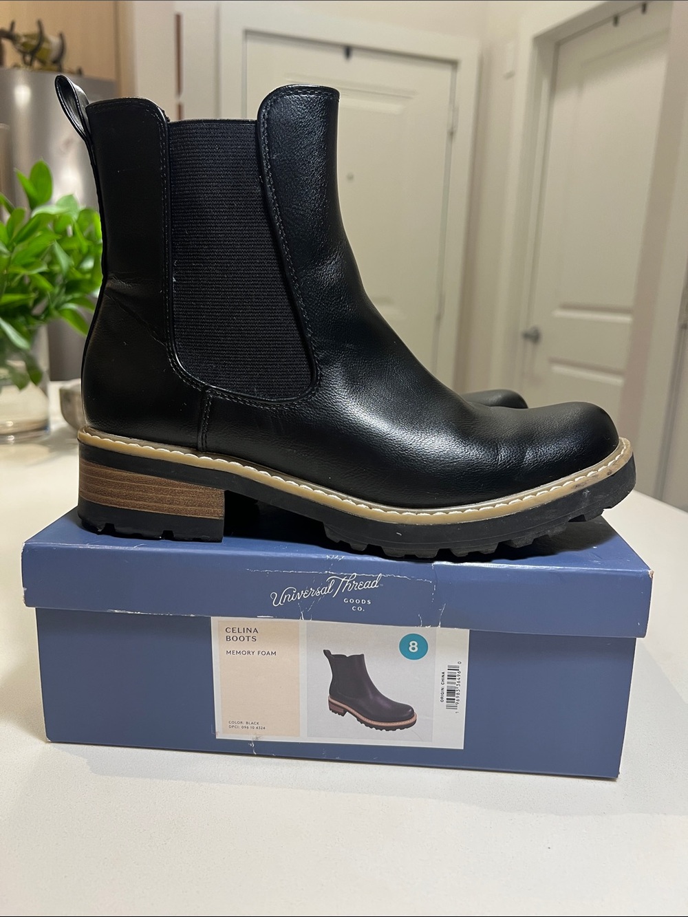 Universal Thread Black Chelsea Celina Ankle Boots